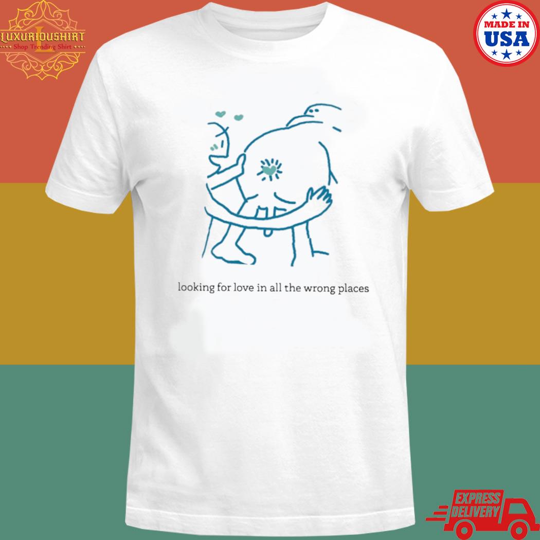 Official With threatening auras looking for love in all the wrong places T-shirt