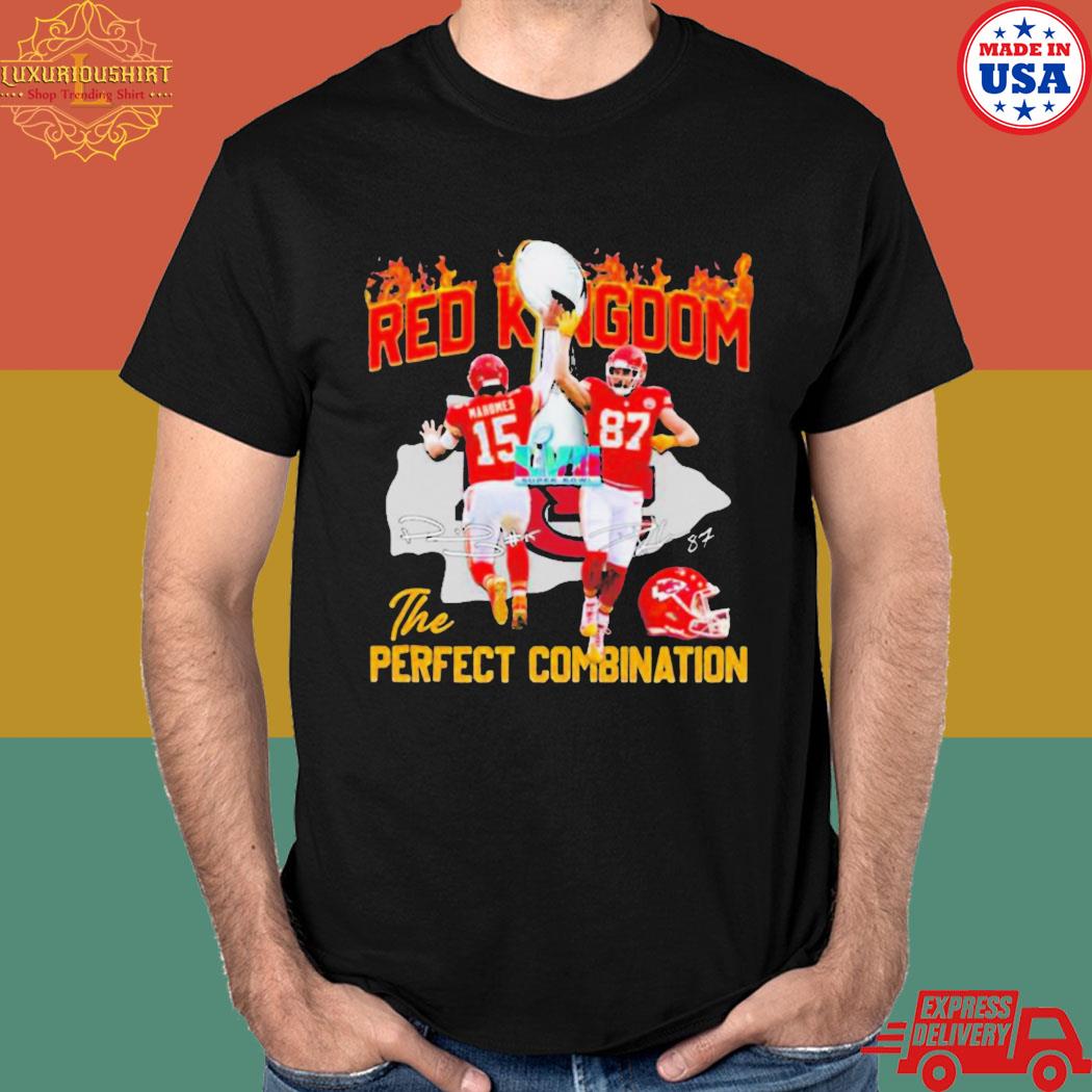 Official Patrick mahomes and travis kelce red Kingdom the perfect combination signatures T-shirt